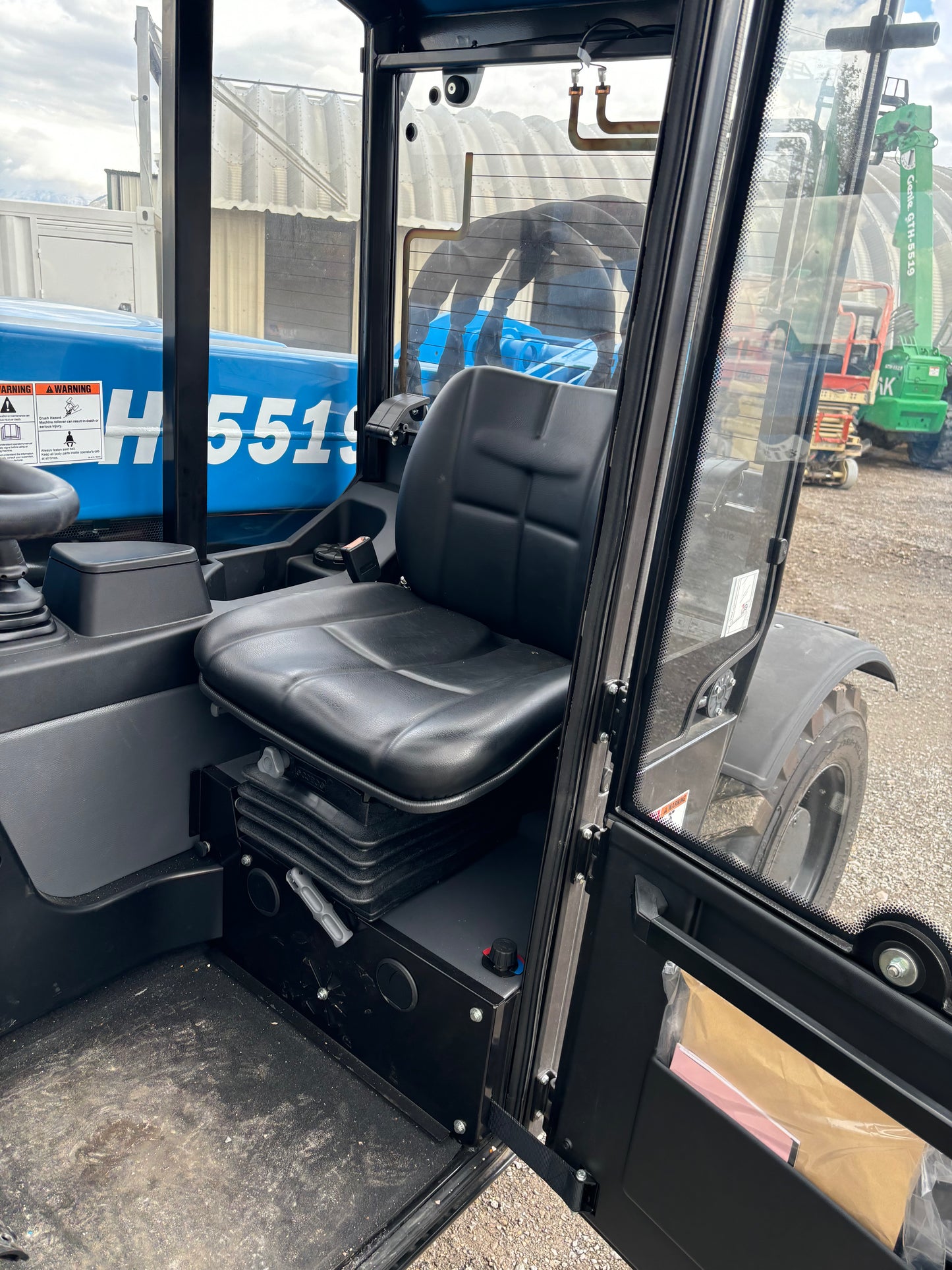 2025 New! Genie GTH-5519 Enclosed Cab A/C Forklift Telehandler