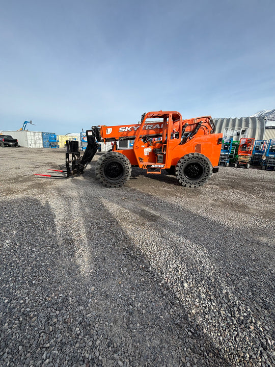 Skytrak 6036 6000 lbs 36 ft Telehandler