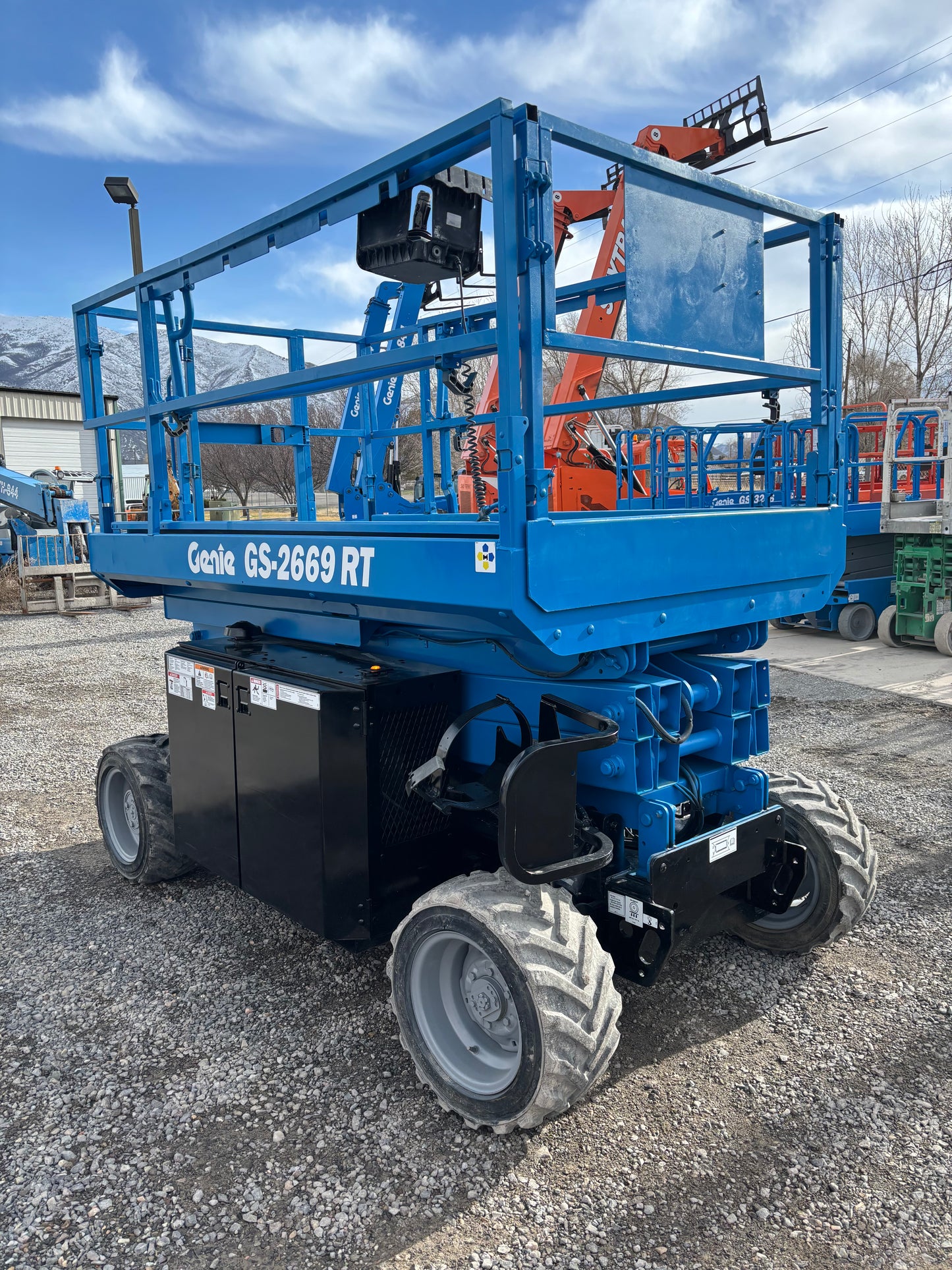 26 ft Rough Terrain Scissor Lift 4x4