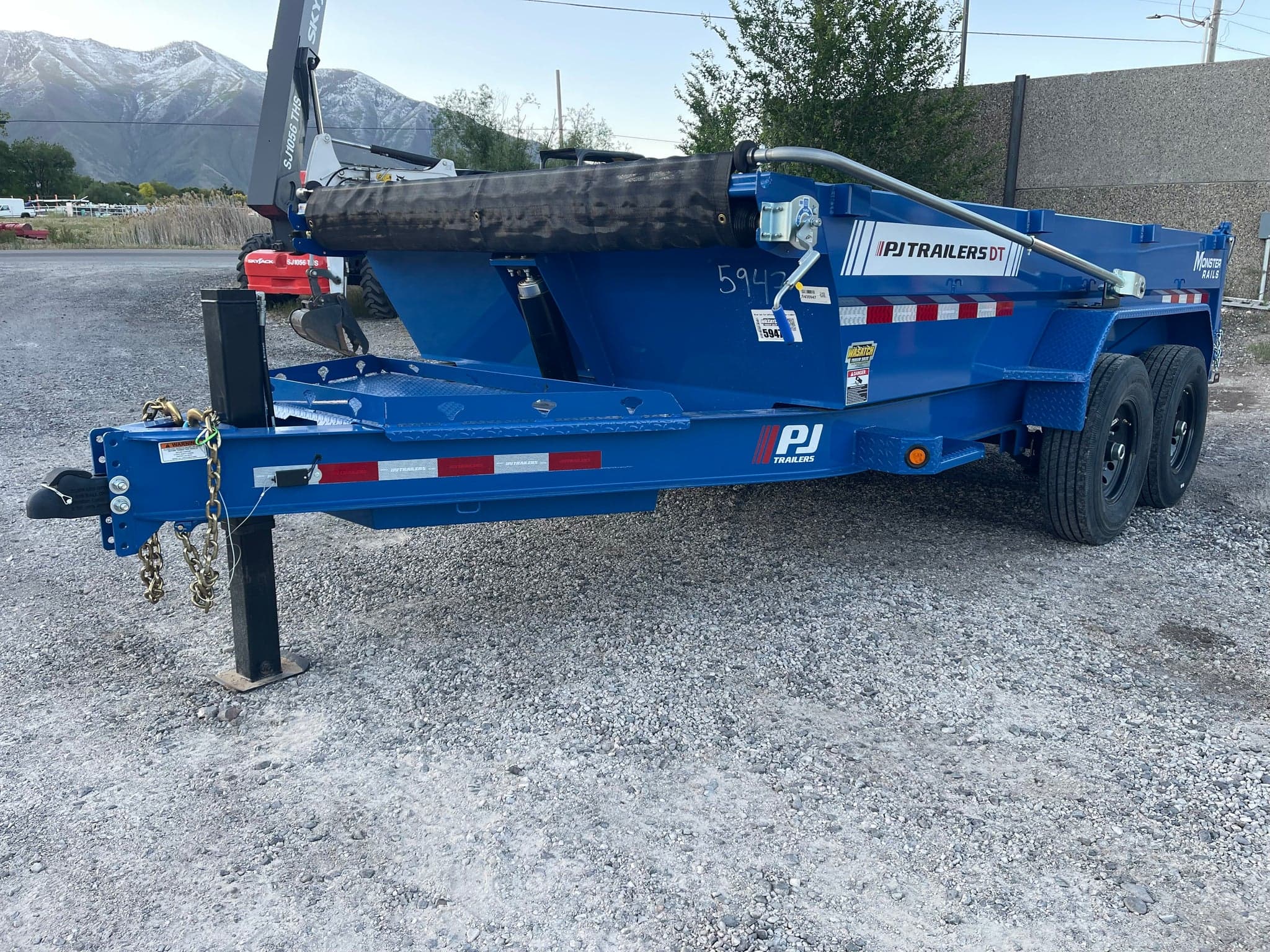 Versi Rentals – 14,000 lb 7' × 14' Dump Trailer Rental – 9,500 lb Payload – equipment for sale – photo 9