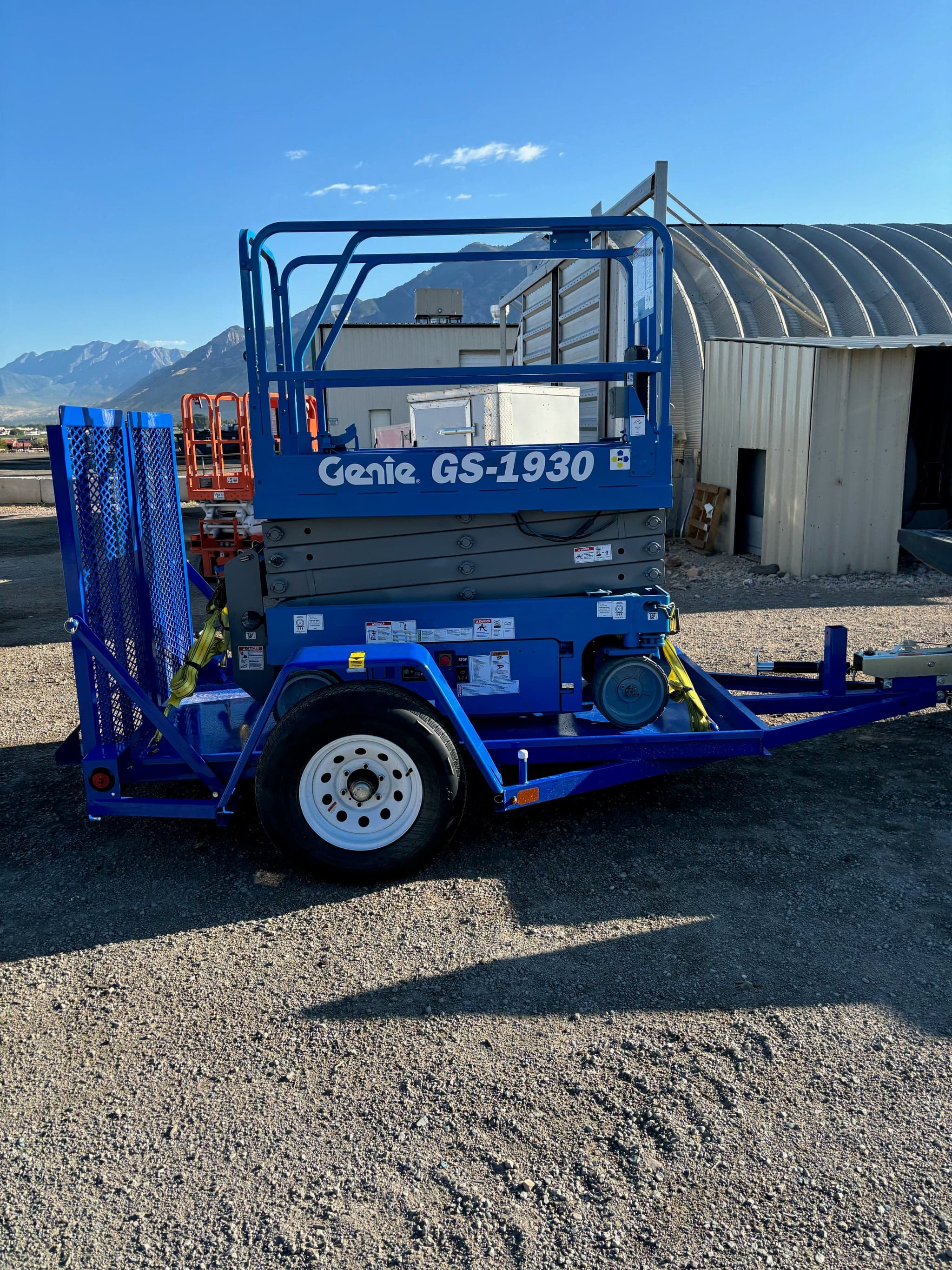 Versi Rentals – 19 ft Electric Scissor Lift with Trailer Rental – rental equipment