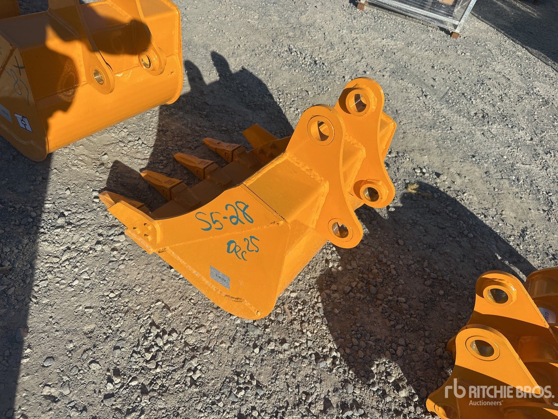 Versi Rentals – New 24" Digging Bucket Fits Cat 305/307 – equipment for sale – photo 2