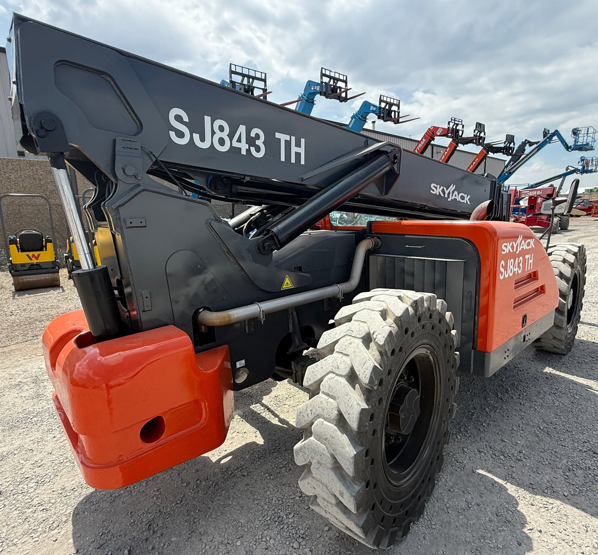 Versi Rentals – 2017 Skyjack SJ 843TH Telehandler/Forklift | 2,354 Hours | 1- Year Warranty – equipment for sale – photo 4