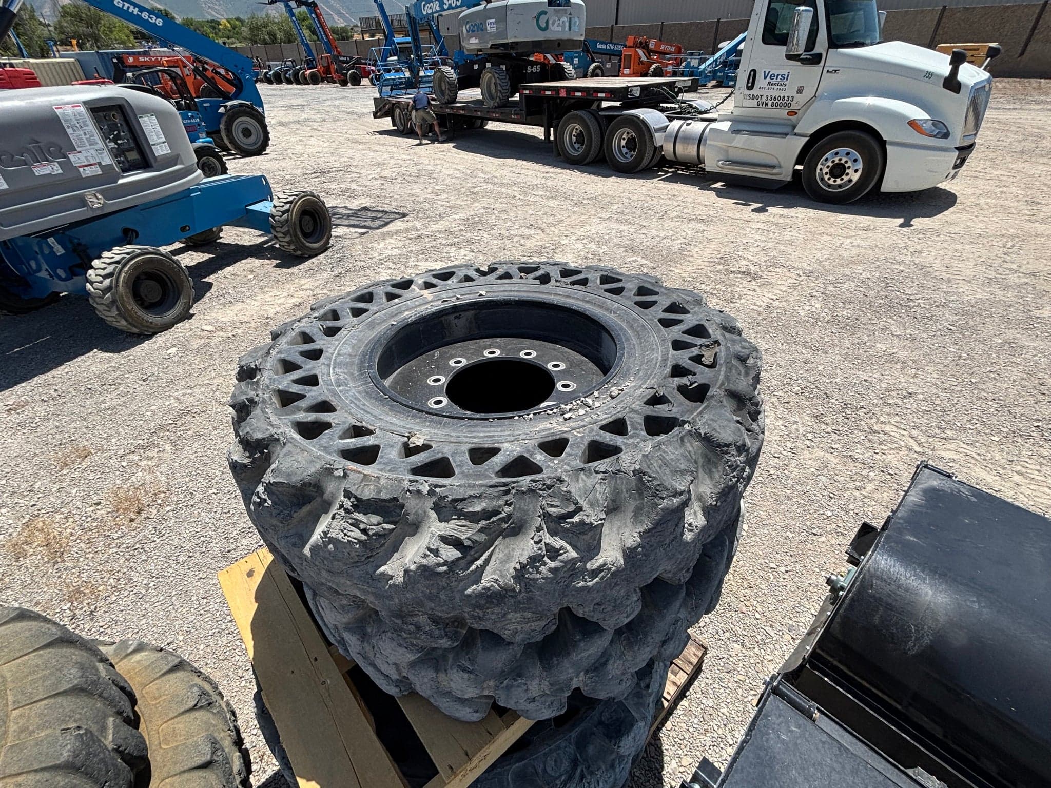 Versi Rentals – Used Solid Tires fits Skytrak, JLG, Genie, Skyjack Forklift – equipment for sale