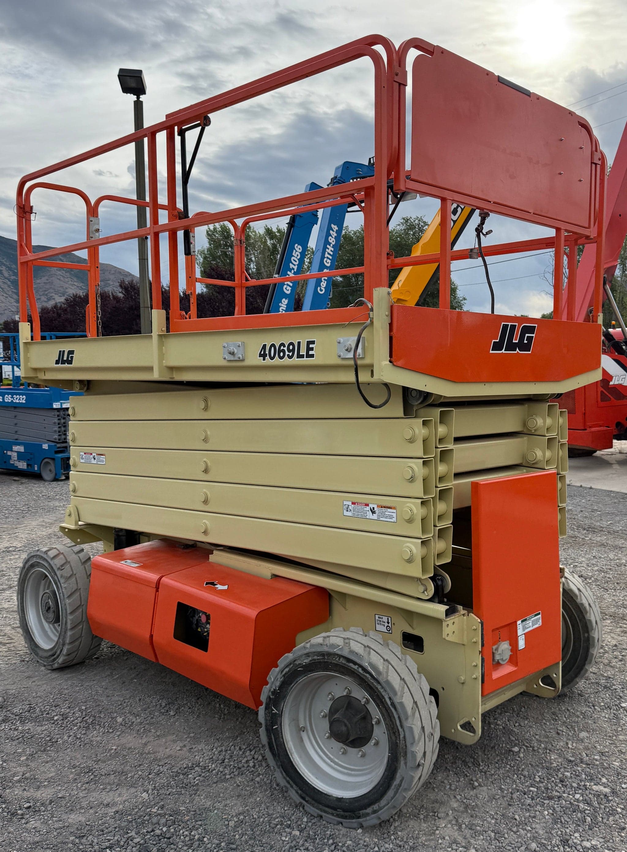 Versi Rentals – 2017 JLG 4069LE Scissor Lift | 367 Hours | 2-Year Warranty Included | ID 3522 – equipment for sale