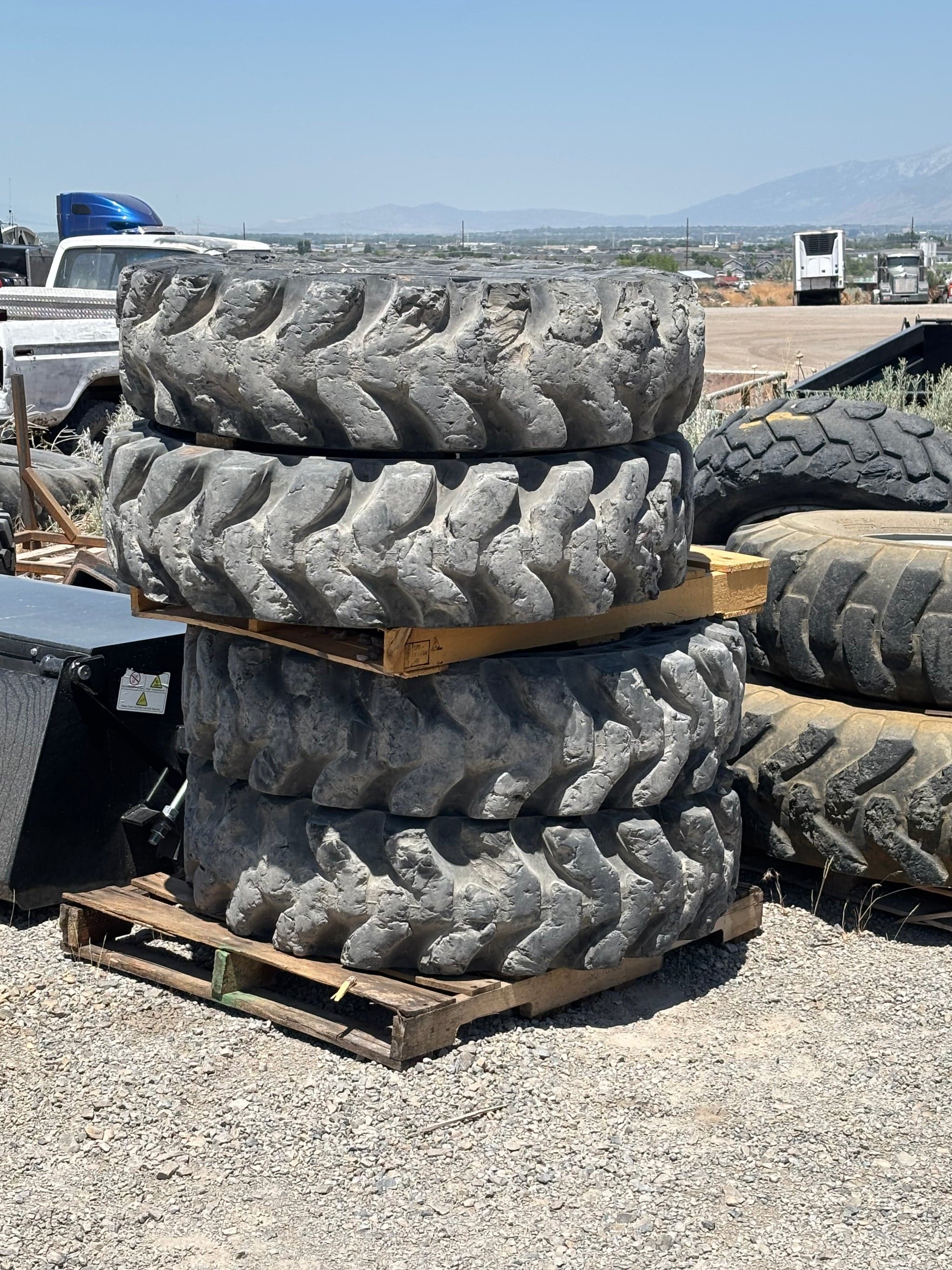 Versi Rentals – Used Solid Tires fits Skytrak, JLG, Genie, Skyjack Forklift – equipment for sale – photo 4
