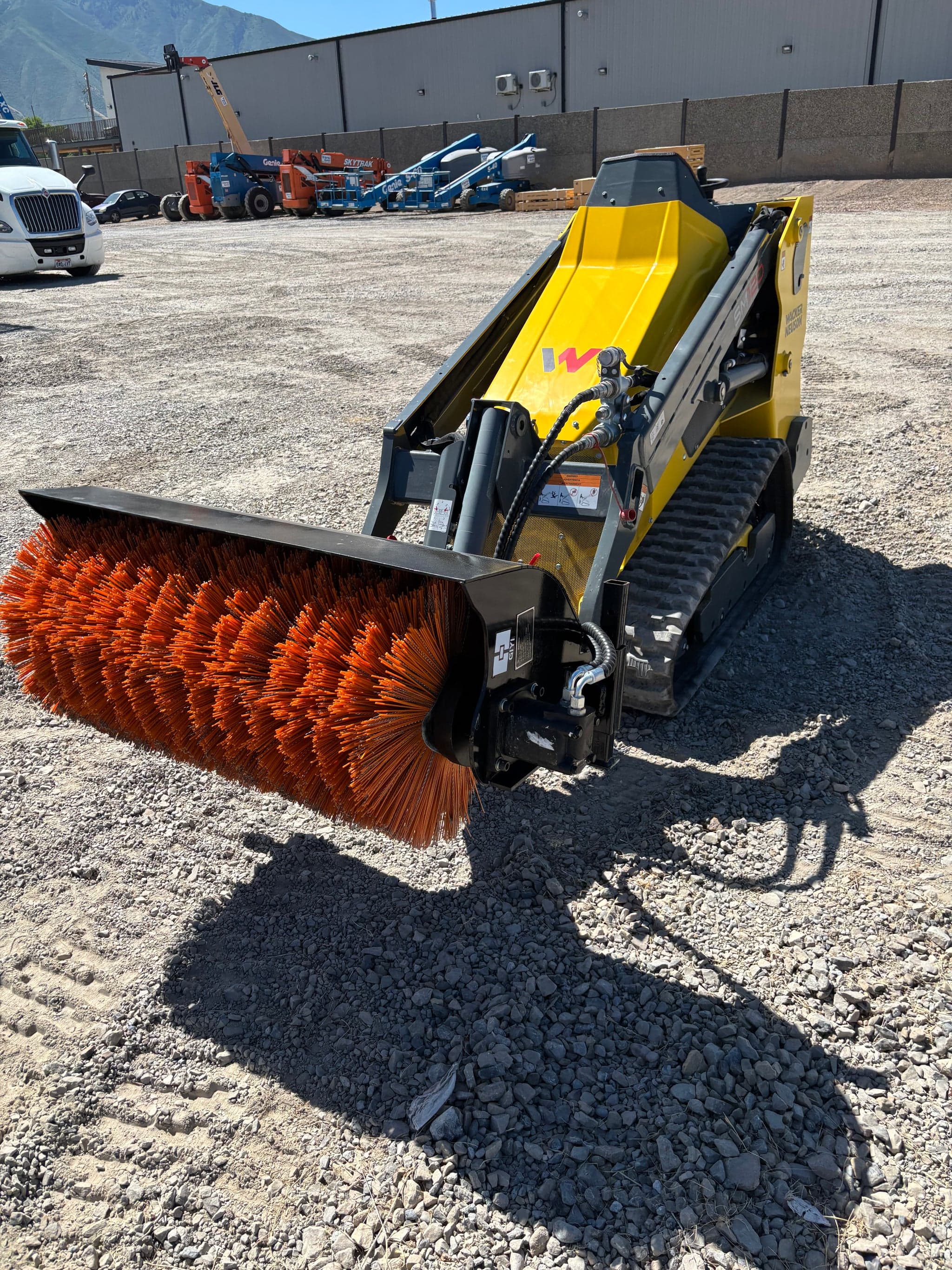 Versi Rentals – 2025 New GIYI GY-QSJ Mini Skid Steer Sweeper Broom – equipment for sale