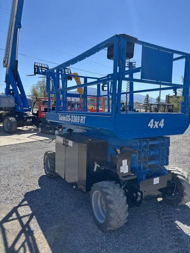 2017 Genie GS-3369 RT (33') -Warranty- Scissorlift Dual Fuel 4x4 (id.2114)