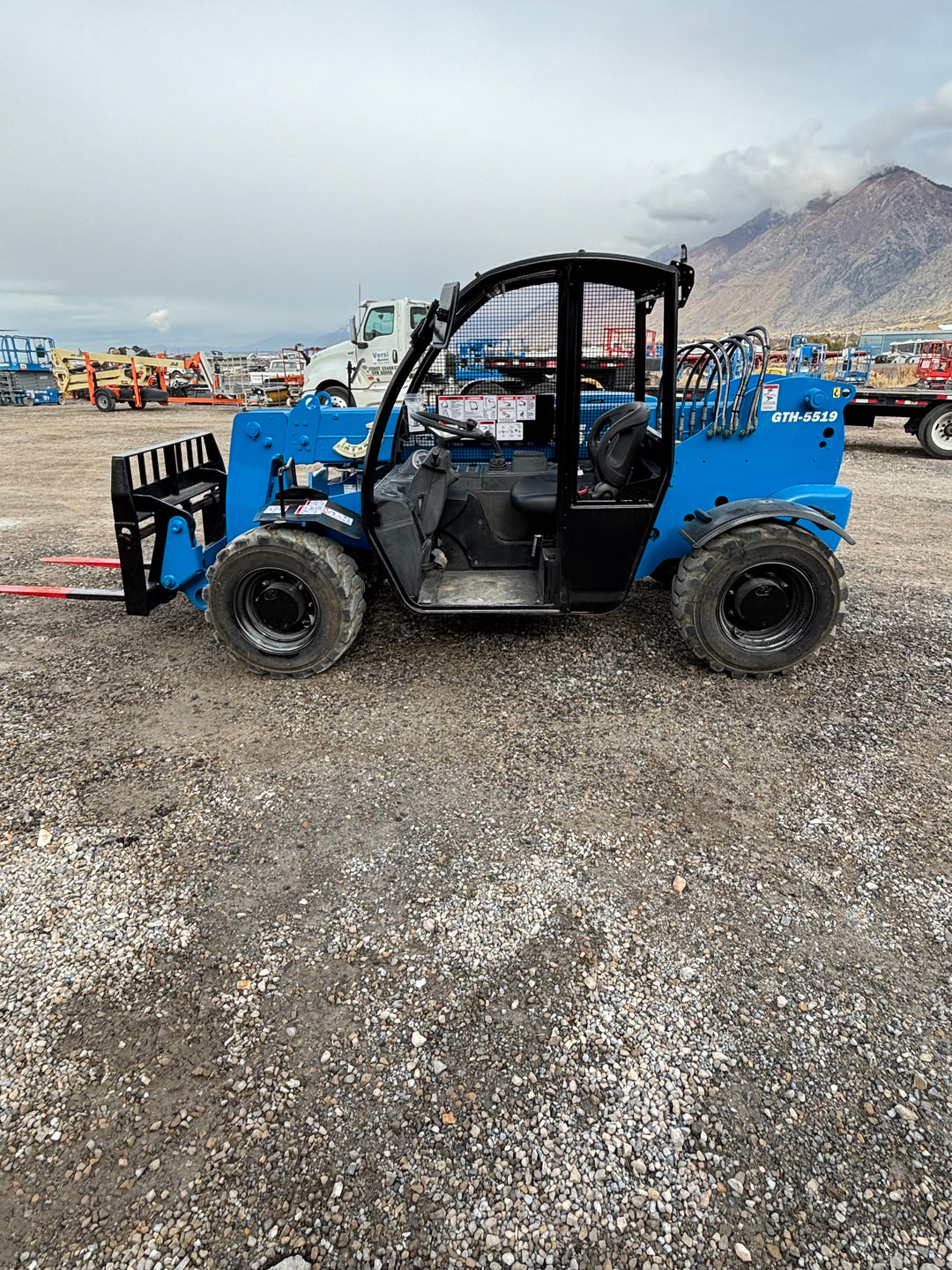 2018 Genie GTH-5519 (19') *Warranty* Forklift Telehandler (id.7394)