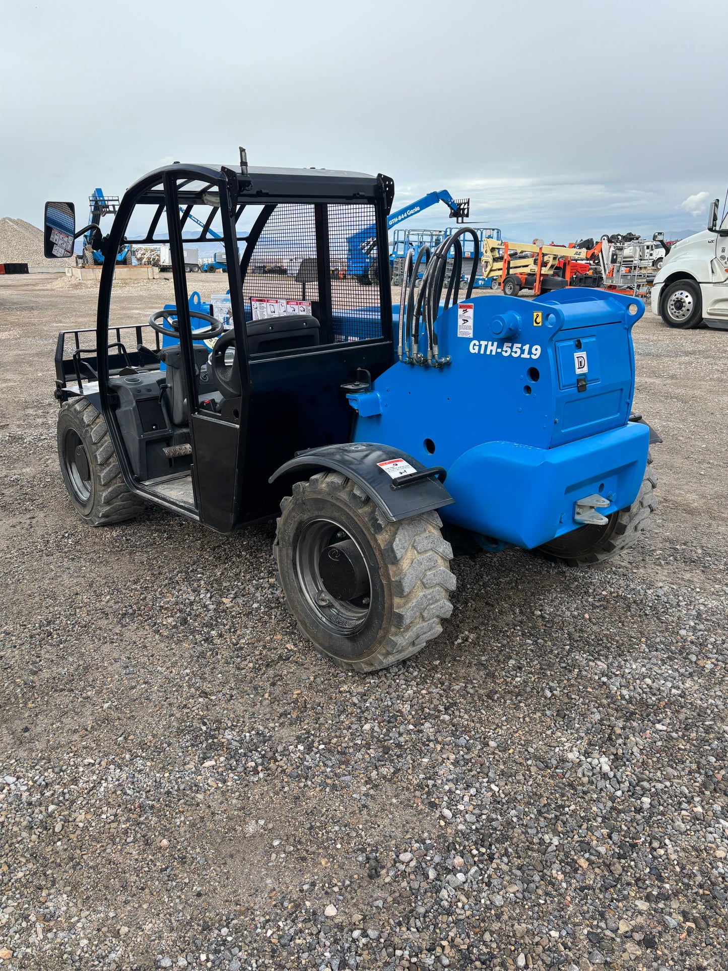 2018 Genie GTH-5519 (19') *Warranty* Forklift Telehandler (id.7394)