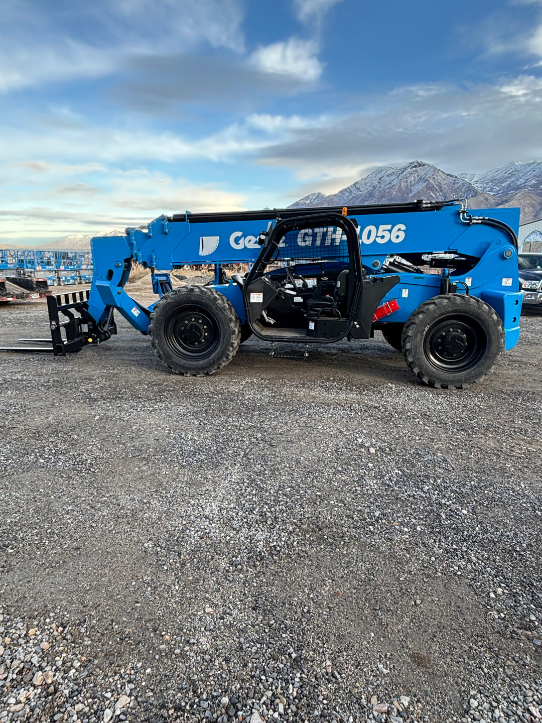 2025 New! *In Stock* Genie GTH-1056 Forklift Telehandler (id.7873b)