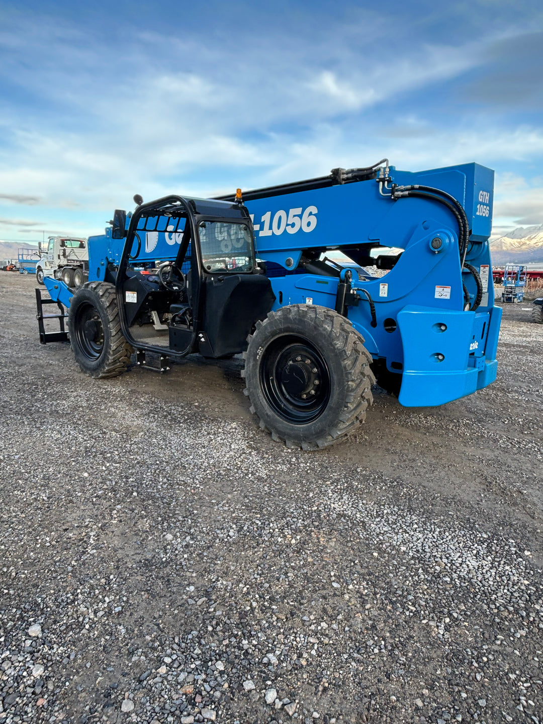 2025 New! *In Stock* Genie GTH-1056 Forklift Telehandler (id.7873b)