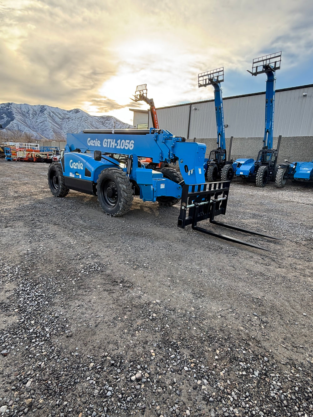 2025 New! *In Stock* Genie GTH-1056 Forklift Telehandler (id.7873b)