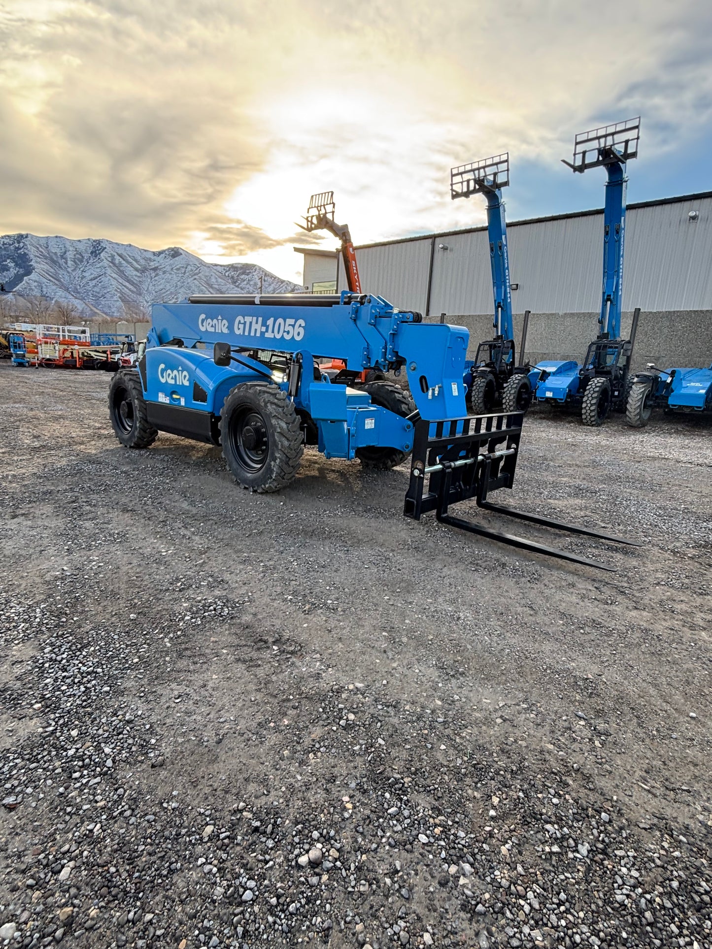 2025 New! *In Stock* Genie GTH-1056 Forklift Telehandler (id.7873b)