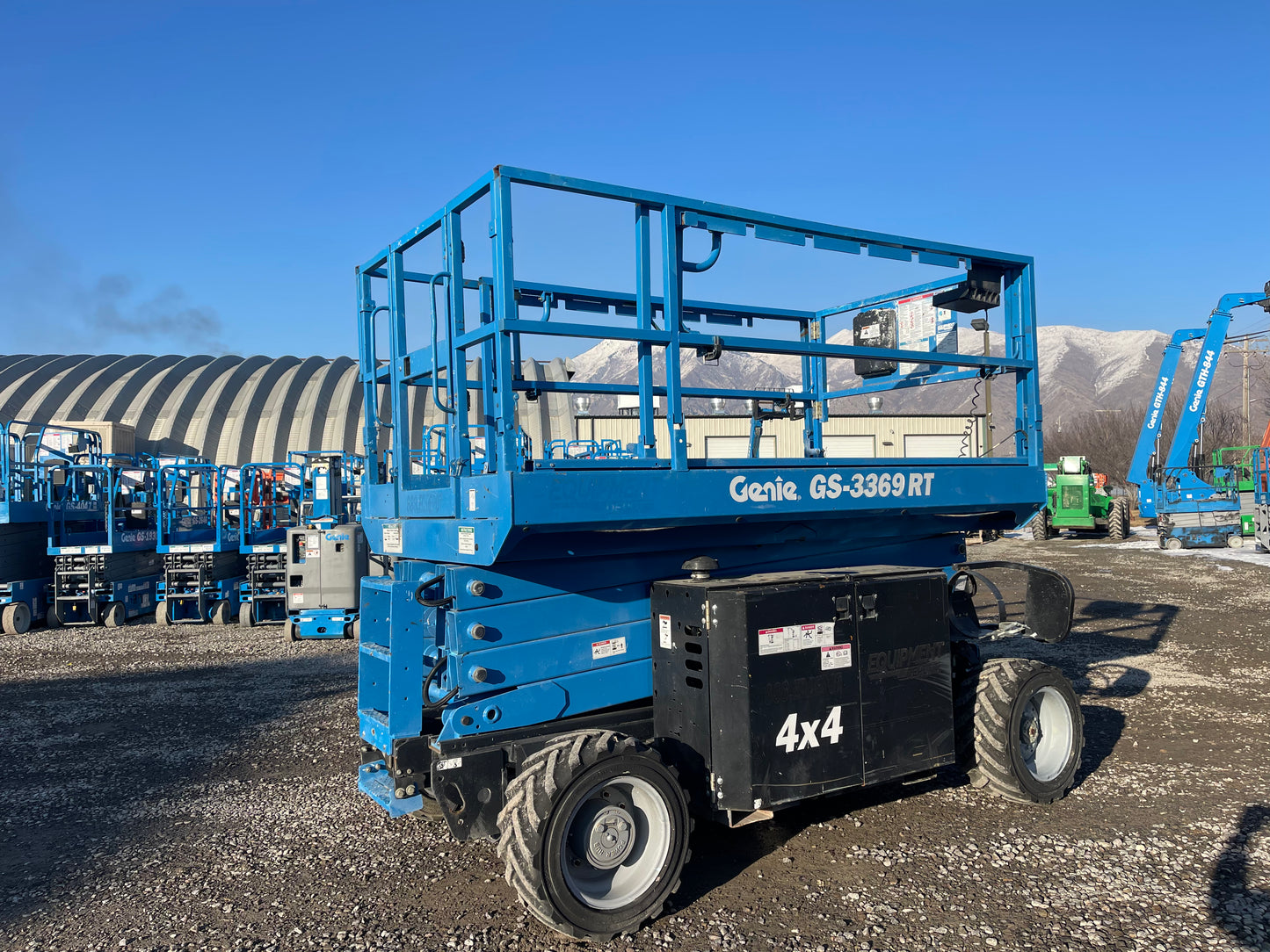 33 ft Rough Terrain Scissor Lift 4x4