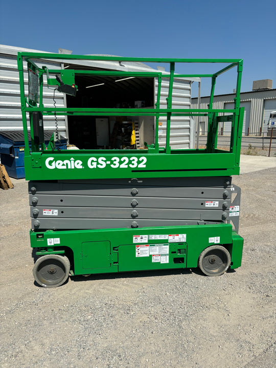 32' 2015 Genie GS-3232 (32') Scissorlifts  (One Year Warranty) (id.0155)