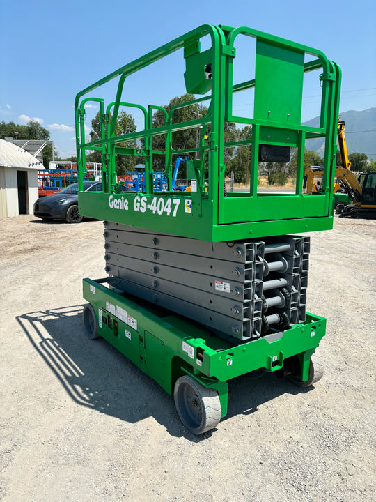 40' 2017 Genie GS-4047 Scissorlifts  (One Year Warranty) (id.1598)