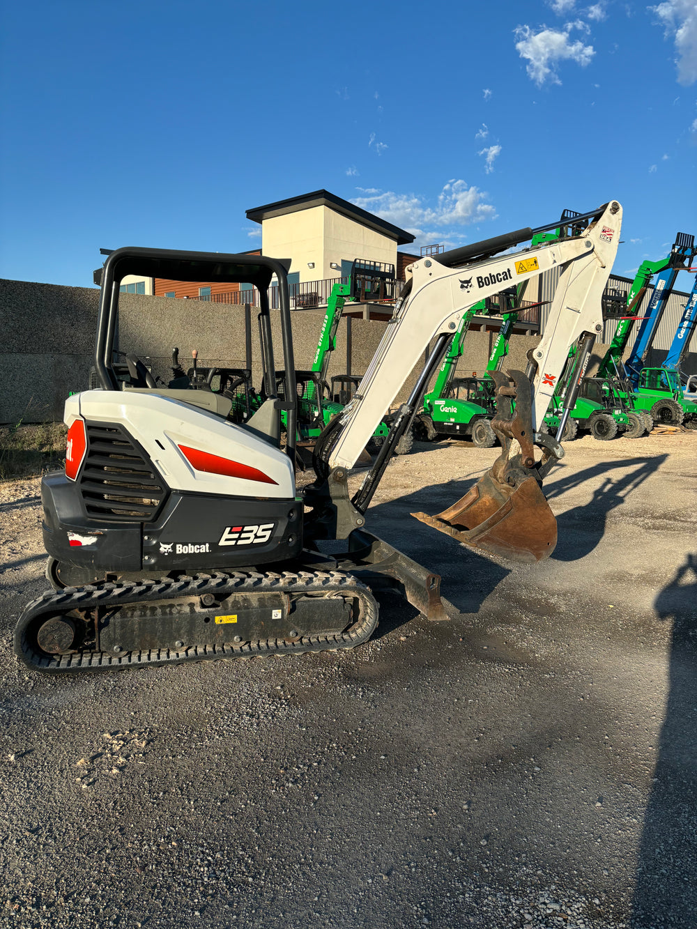 Bobcat E35i with thumb Mini Excavator