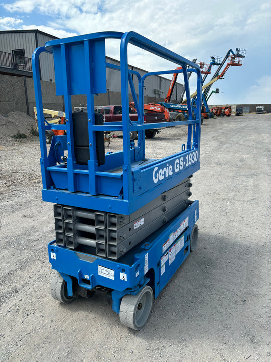 19' 2018 Genie GS-1930 Scissor Lift -One Year Warranty- (id.9935d)