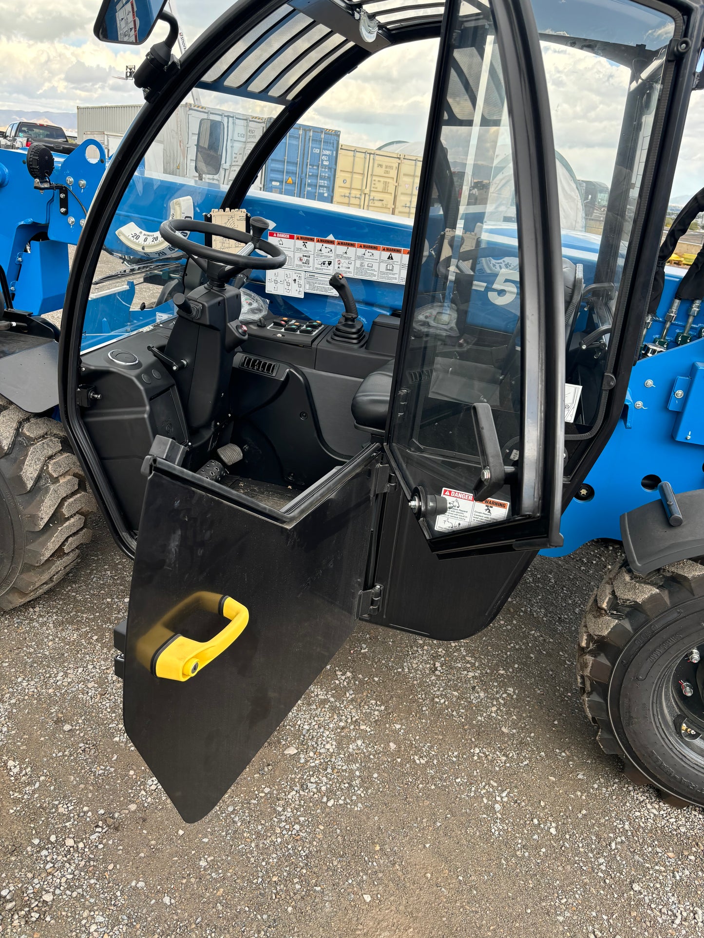 2025 New! Genie GTH-5519 Enclosed Cab A/C Forklift Telehandler