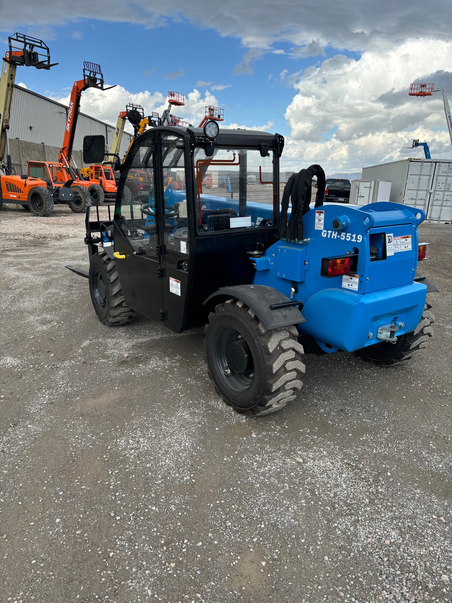 2025 New! Genie GTH-5519 Enclosed Cab A/C Forklift Telehandler