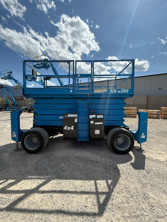 2015 Genie GS-5390RT 53' -Warranty- Scissorlift Dual Fuel 4x4 (id.0437)