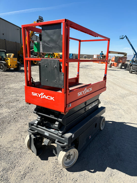 19’ 2012 Skyjack SJIII 3219 Scissorlifts -Two Year Warranty- (id.8001a)