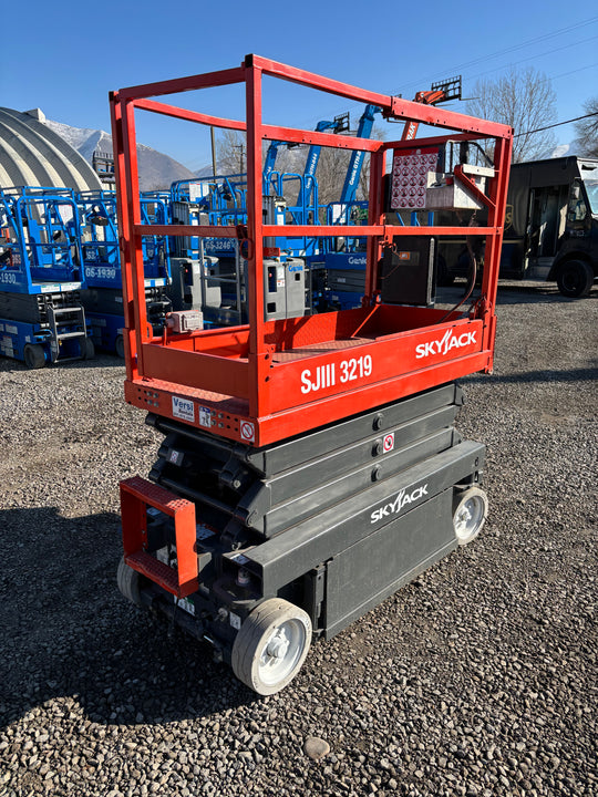 19’ 2016 Skyjack SJIII 3219 Scissorlifts -Two Year Warranty- (id.4150b)