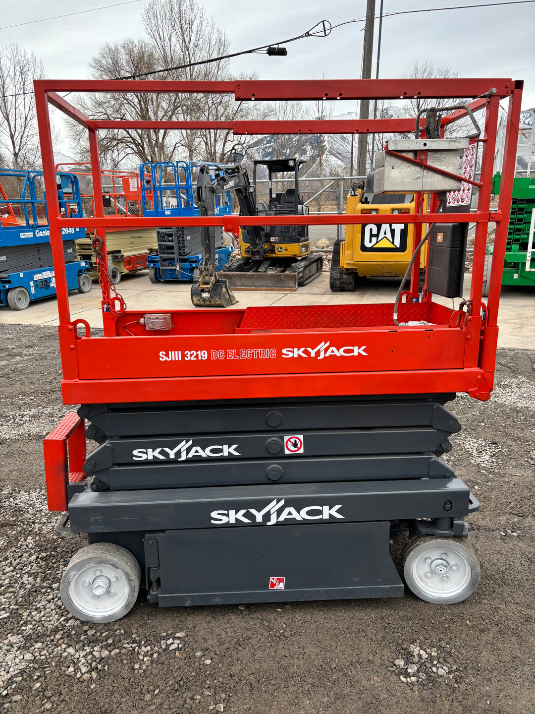 19’ 2017 Skyjack SJIII 3219 Scissorlifts -Two Year Warranty- (id.9339b)