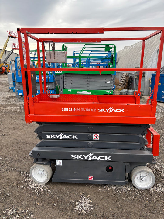 19’ 2017 Skyjack SJIII 3219 Scissorlifts -Two Year Warranty- (id.9339b)