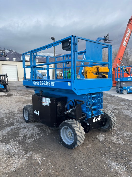 33' 2017 Genie GS-3369 RT -Warranty- Scissorlift Dual Fuel 4x4 (id.2114)