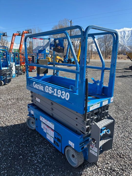 19' 2018 Genie GS-1930 Scissor Lift -Two Year Warranty- (id.1016b)