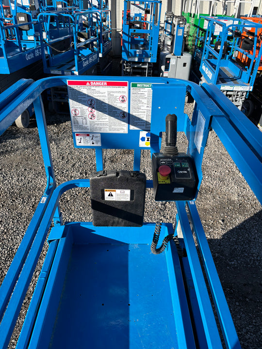 19' 2016 Genie GS-1930 19 ft -2 yr Warranty- Scissorlift (id.4847d)