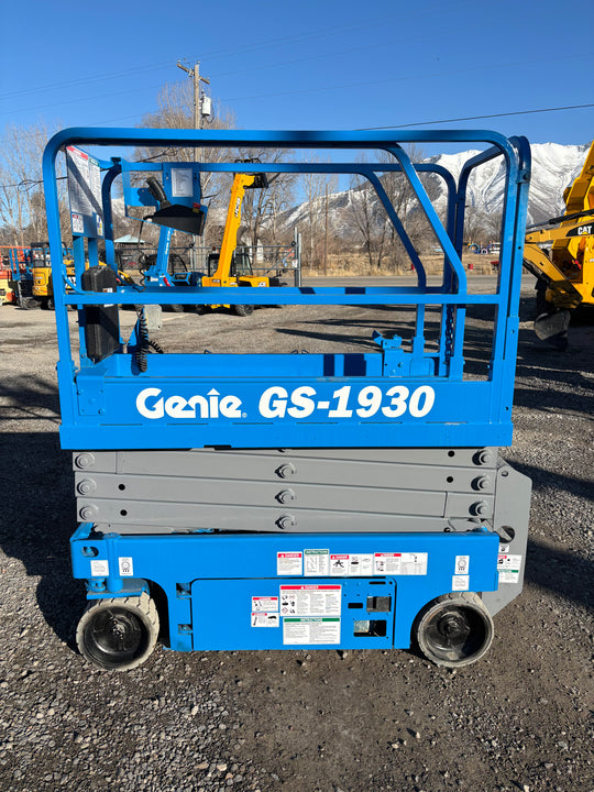 19' 2016 Genie GS-1930 19 ft -2 yr Warranty- Scissorlift (id.4847d)