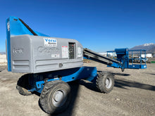 Load image into Gallery viewer, 2014 Genie S40 Boomlift/Manlift For Sale
