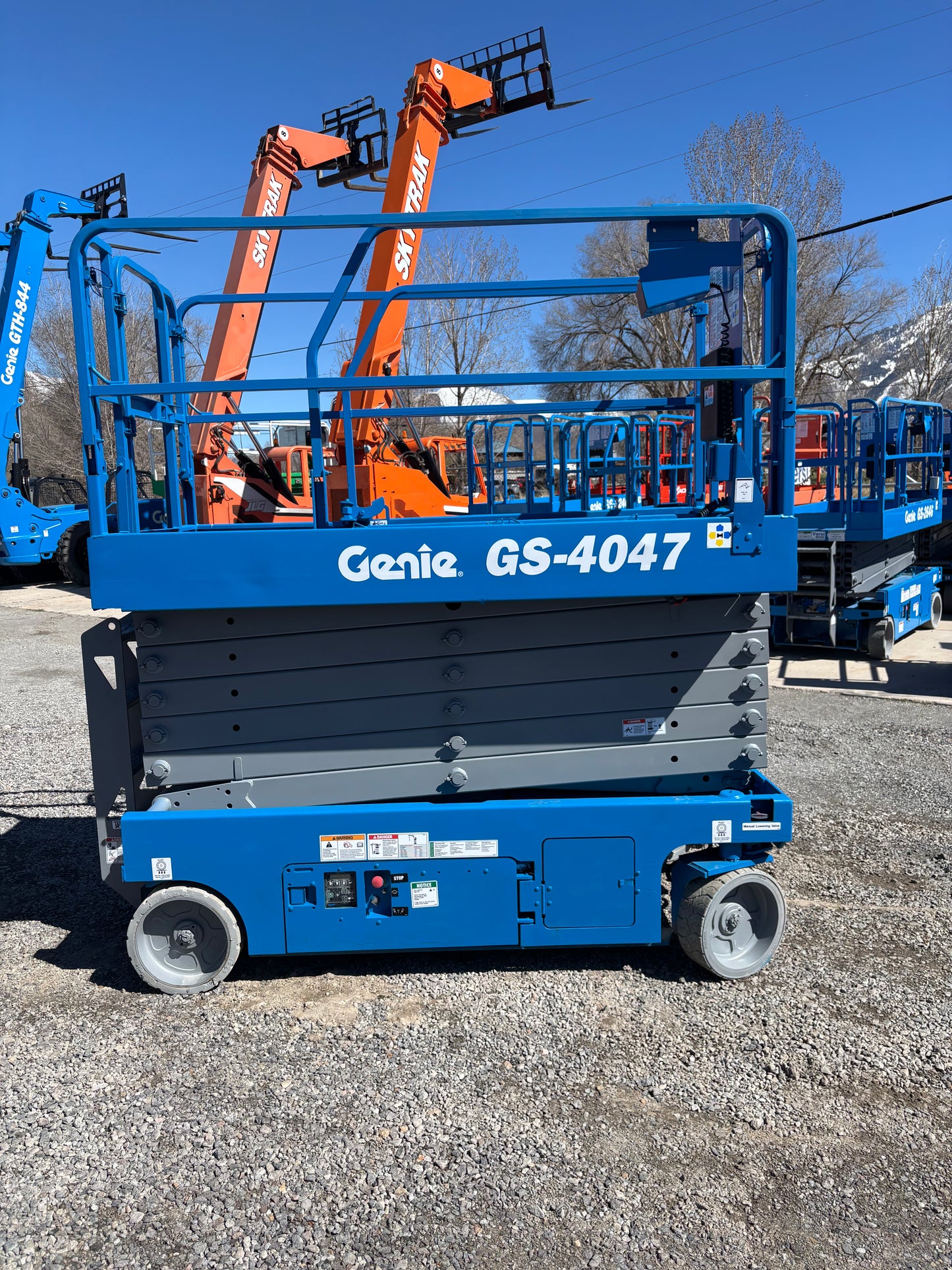 40' 2015 Genie GS 4047 (40') -2 Yr Warranty- Scissor Lift (Id.D596e)