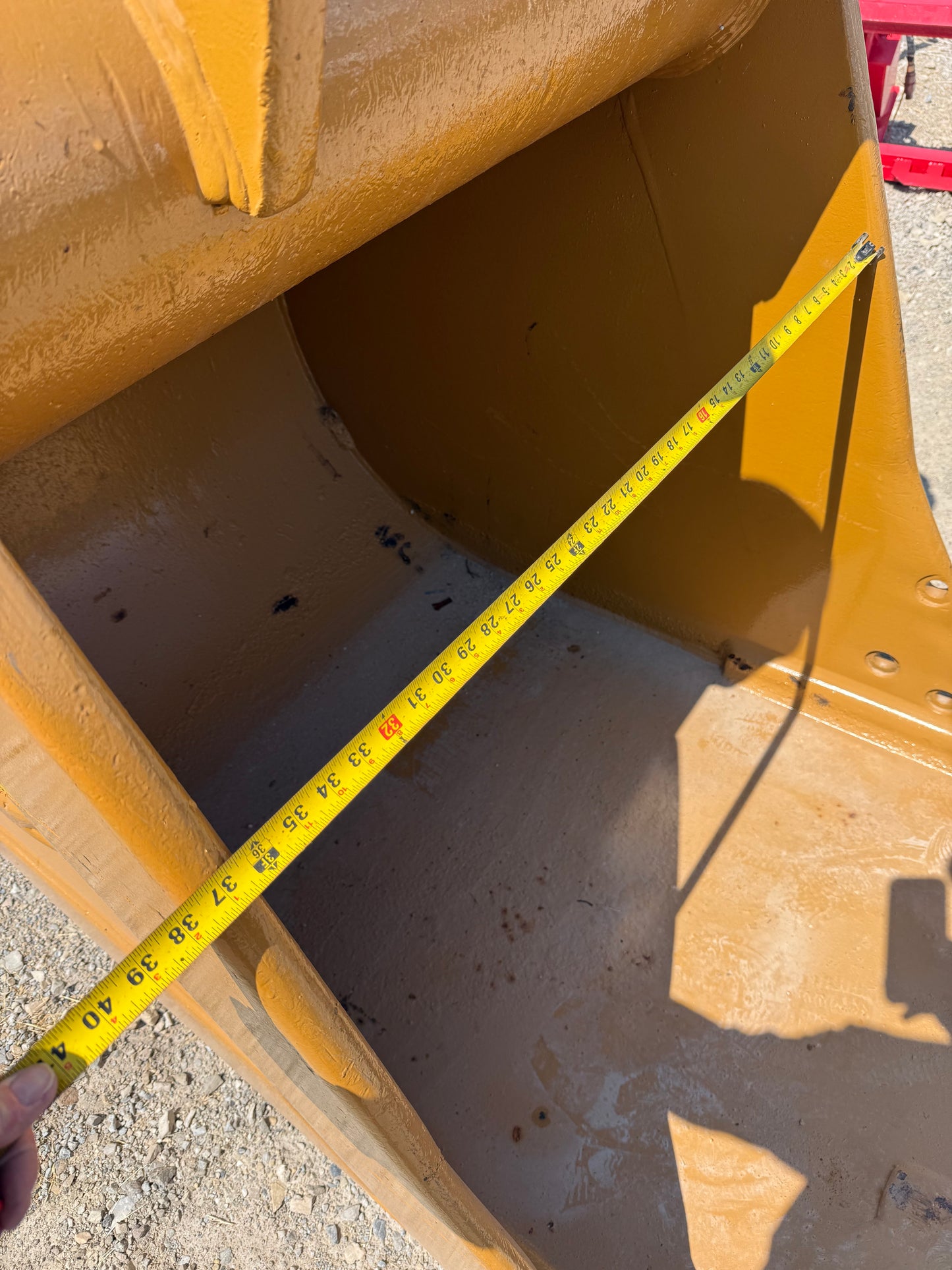 Entek 40 in Digging Cat Excavator Bucket