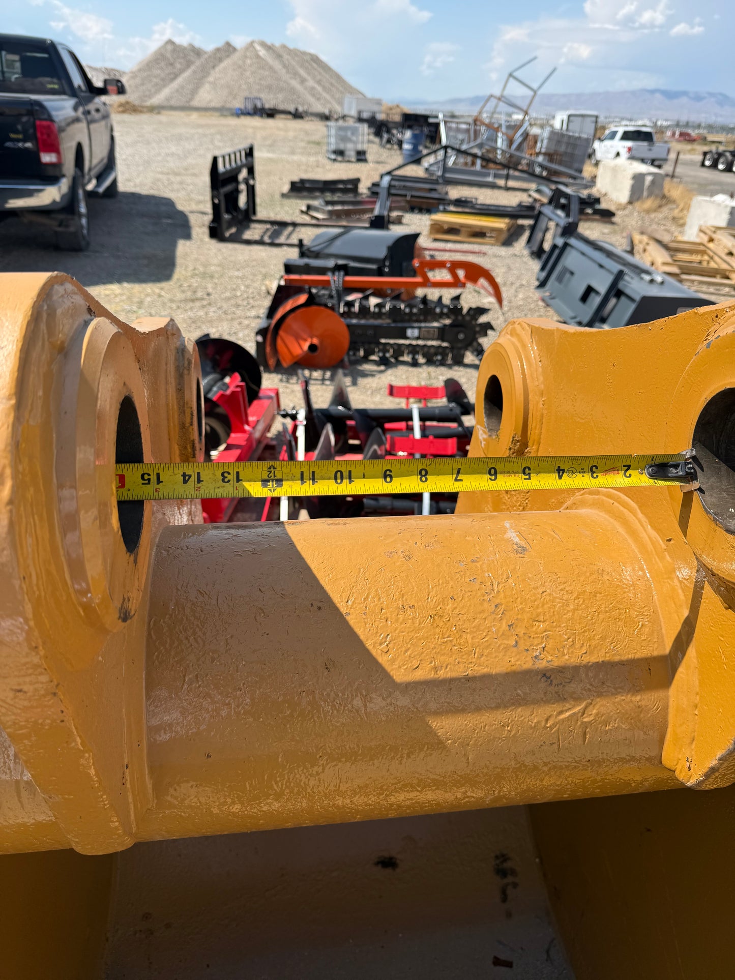 Entek 40 in Digging Cat Excavator Bucket