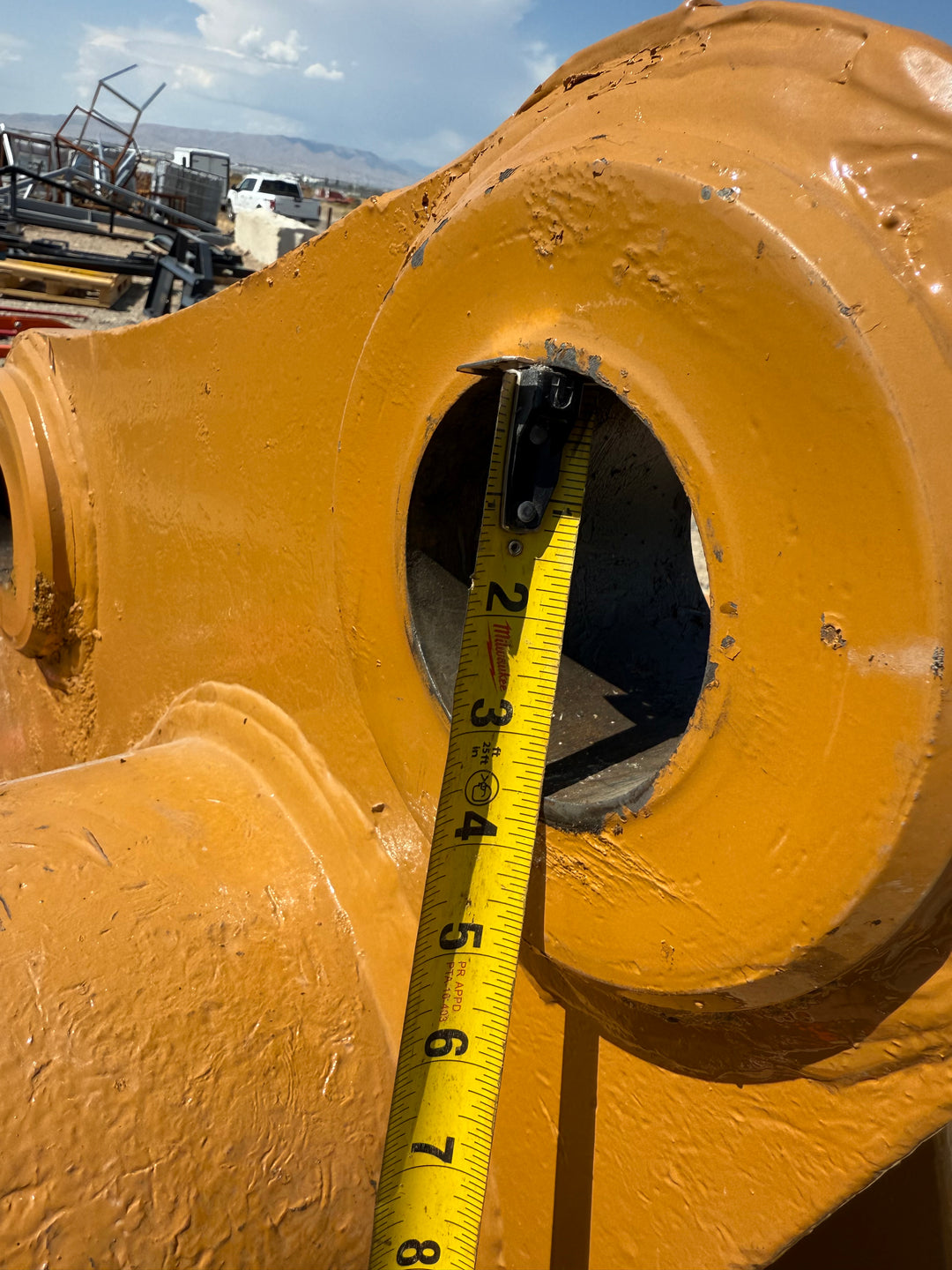 Entek 40 in Digging Cat Excavator Bucket