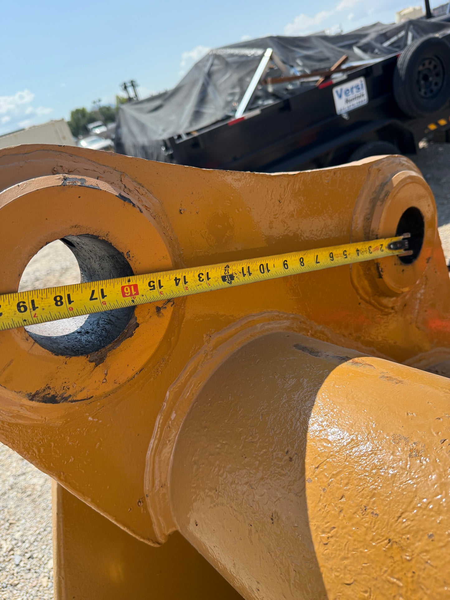 Entek 40 in Digging Cat Excavator Bucket