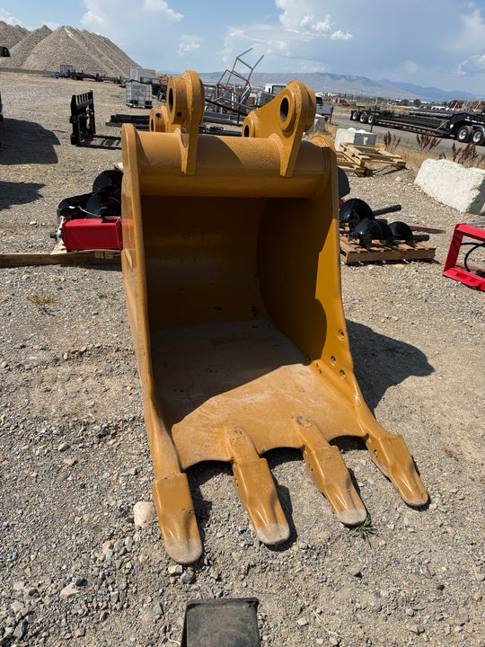 Entek 40 in Digging Cat Excavator Bucket