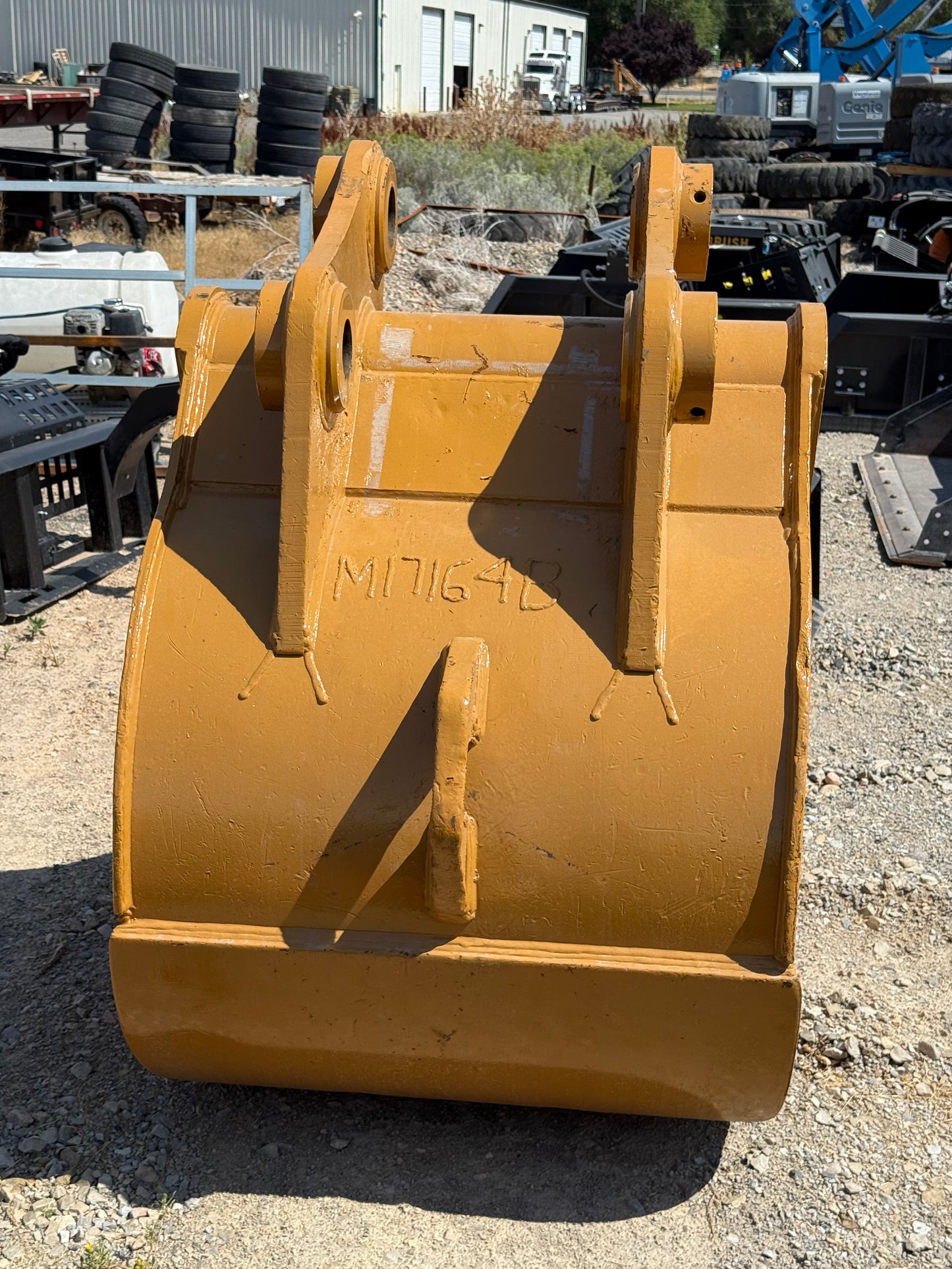 Entek 40 in Digging Cat Excavator Bucket