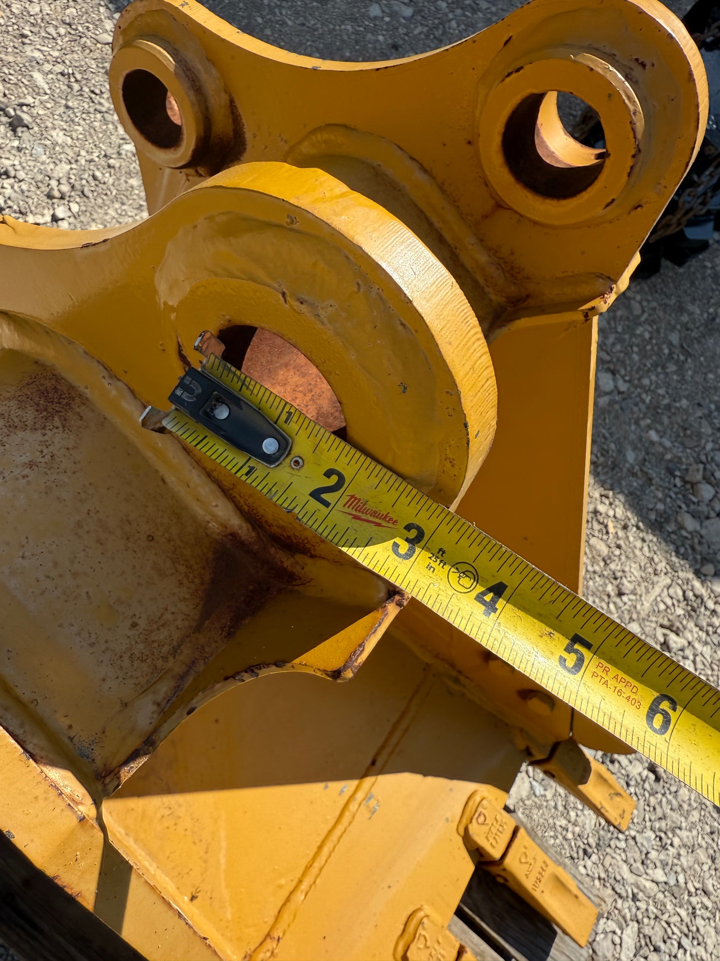 Entek 40 in Digging Cat Excavator Bucket