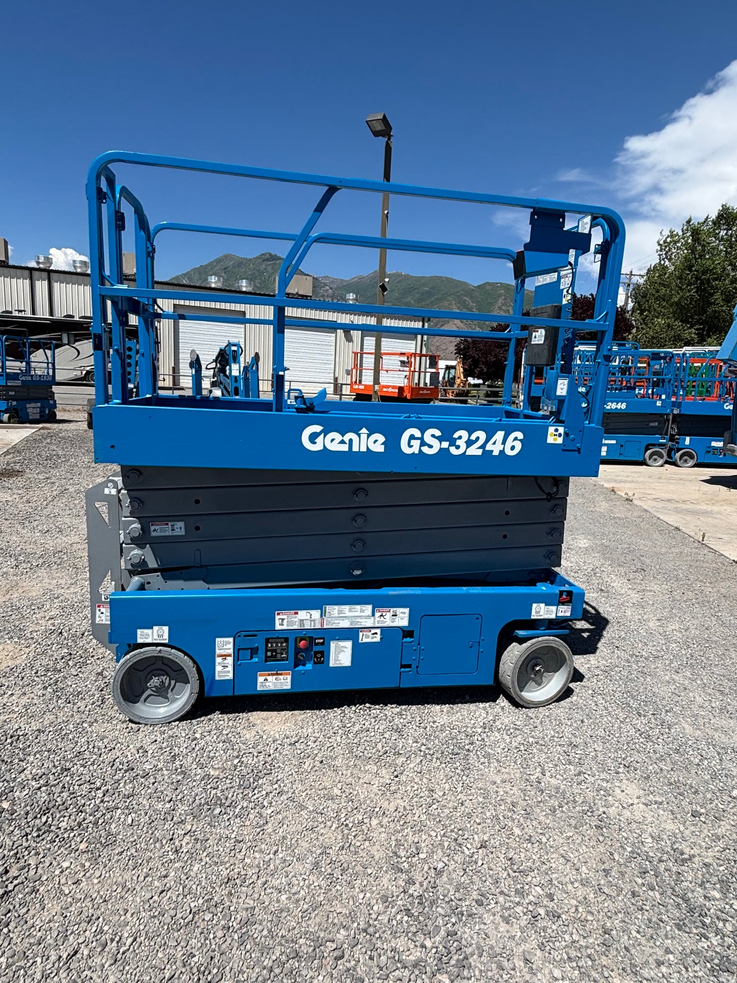 2017 Genie GS-3246 (32') -2 yr Warranty- Scissorlift (id.2701d)