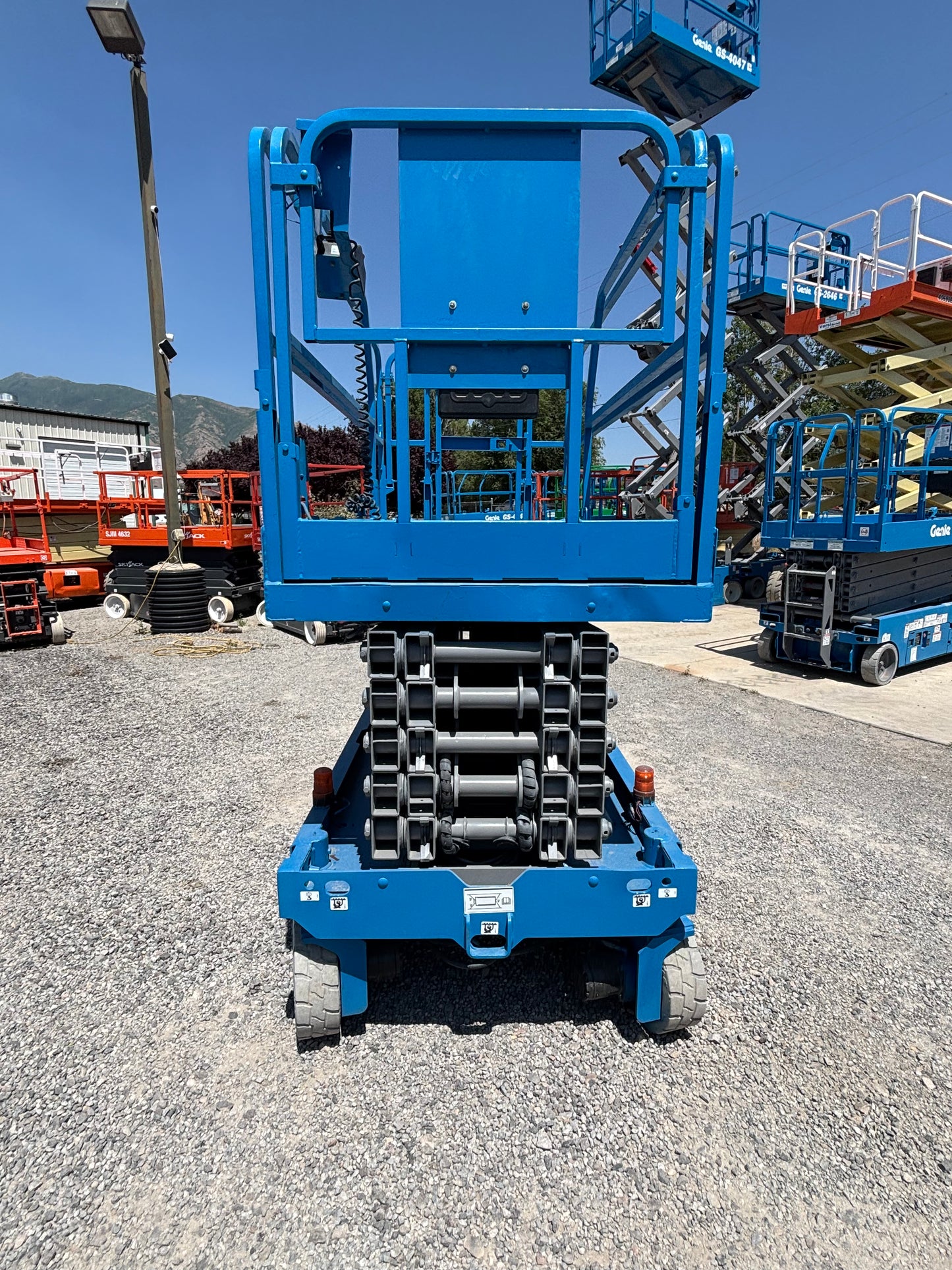 2016 Genie GS 4047 (40') -2 Yr Warranty- Scissor Lift (Id.2277b)