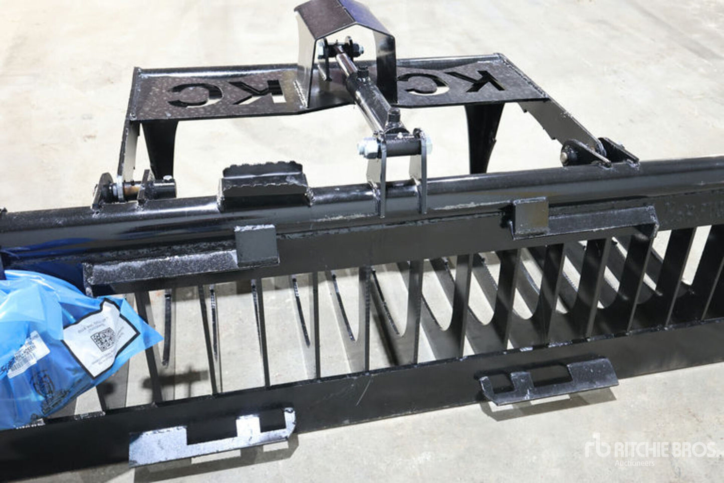 2025 Kit Containers QT-SG-S76-V3 76 in Skeleton Skid Steer Grapple Bucket