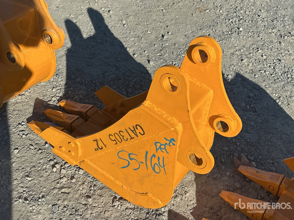 2025 12" Digging Bucket Fits Cat 305/307
